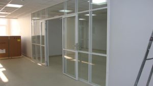 Алюминиевая перегородка Alutech